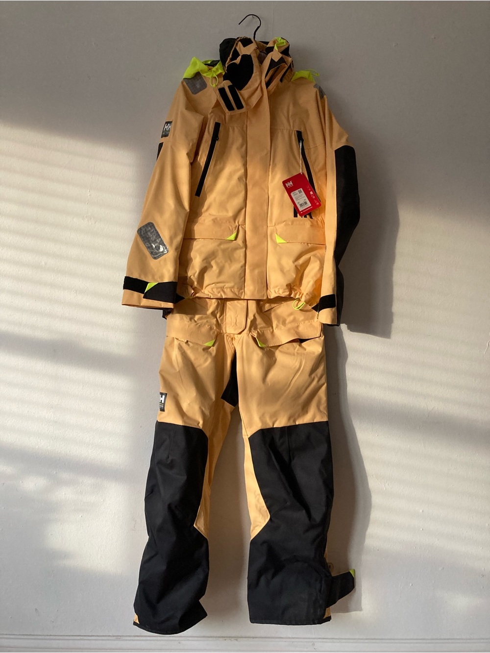 Helly Hansen Skagen Offshore M NWT Peach